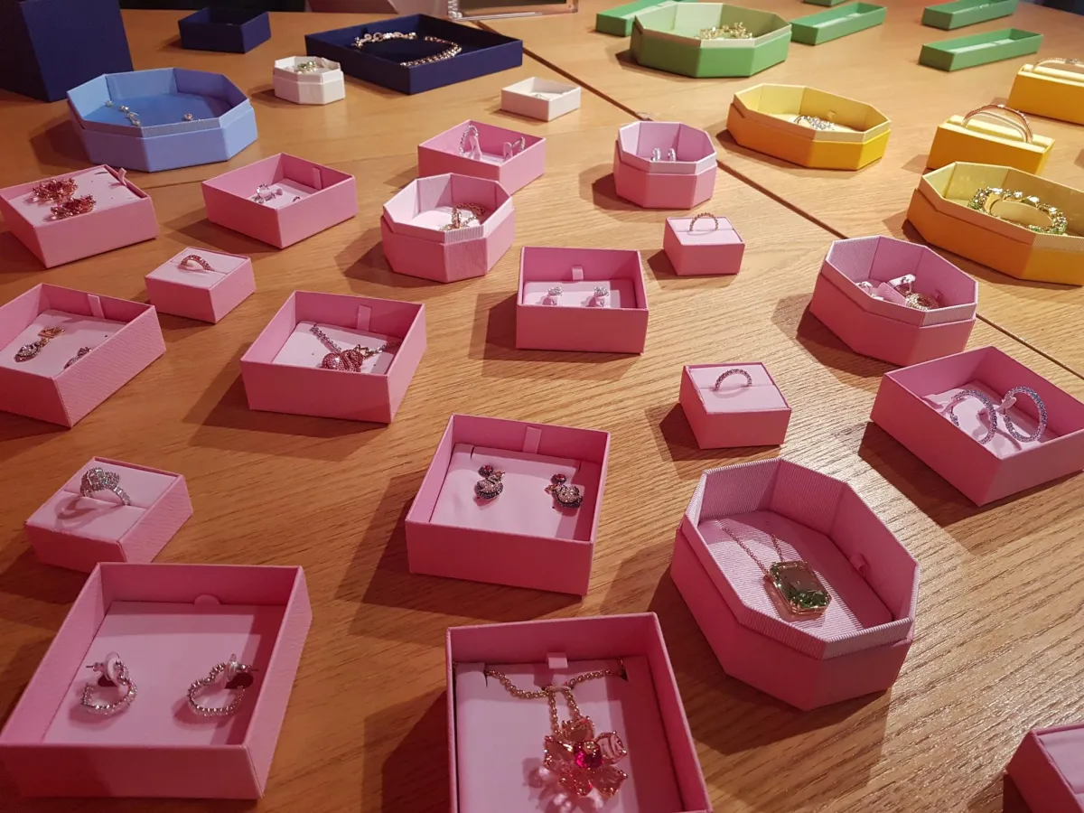 إبداعات SWAROVSKI