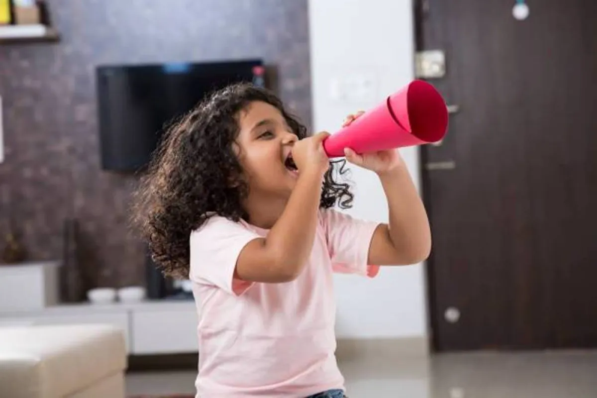 صورة تعبر عن الطفل الفوضوي