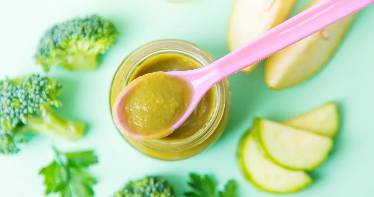 صورة التفاح المهروس مع البروكلي