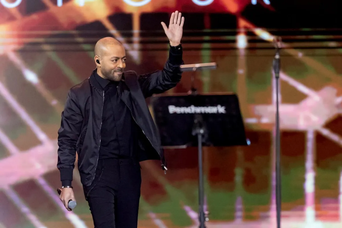 الفنان تامر عاشور - الصورة من حساب تقويم الرياض على تويتر