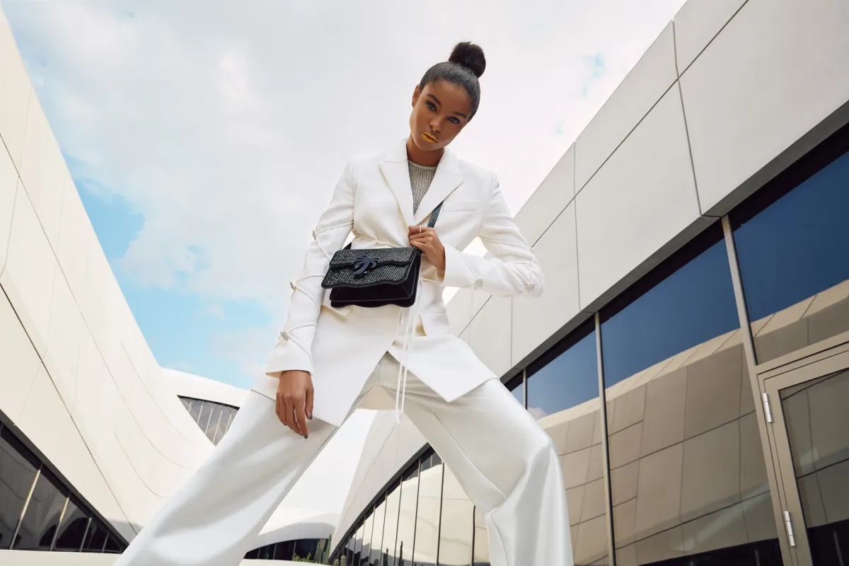 بلومينغديلز تطلق الحملة الترويجية لتشكيلة ربيع وصيف 2023 بعنوان المستقبل جميل