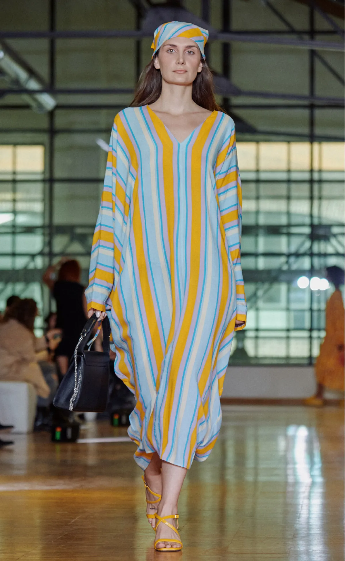 أزياء من تصميم المصمم أنور بوغروغ