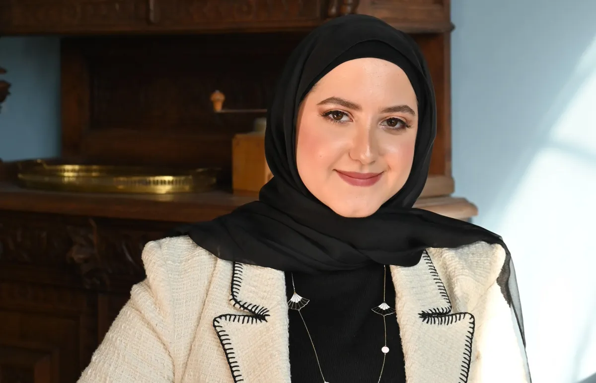 المصممة يارا شكرون: للعرب مستقبل مشرق في تصميم المجوهرات