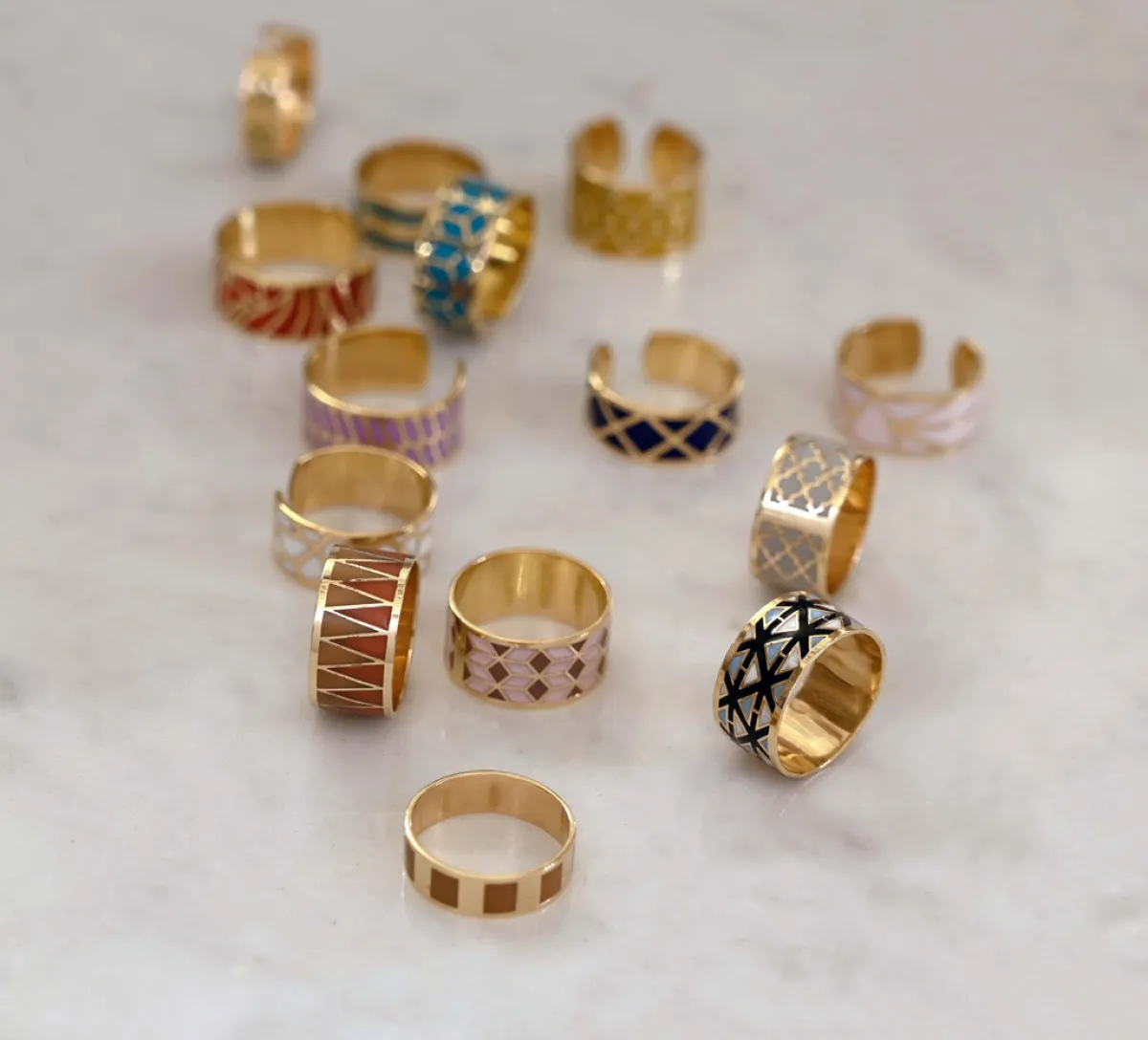 مجوهرات من تصميم المصممة يارا شكرون