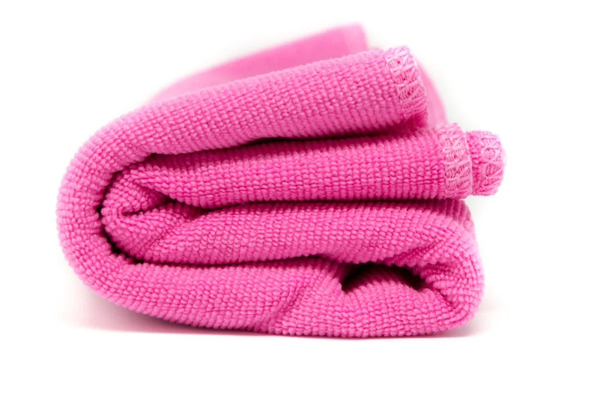 هذه الفوطة تستخدم في إزالة بقع الزيت عن الملابس الشامواه