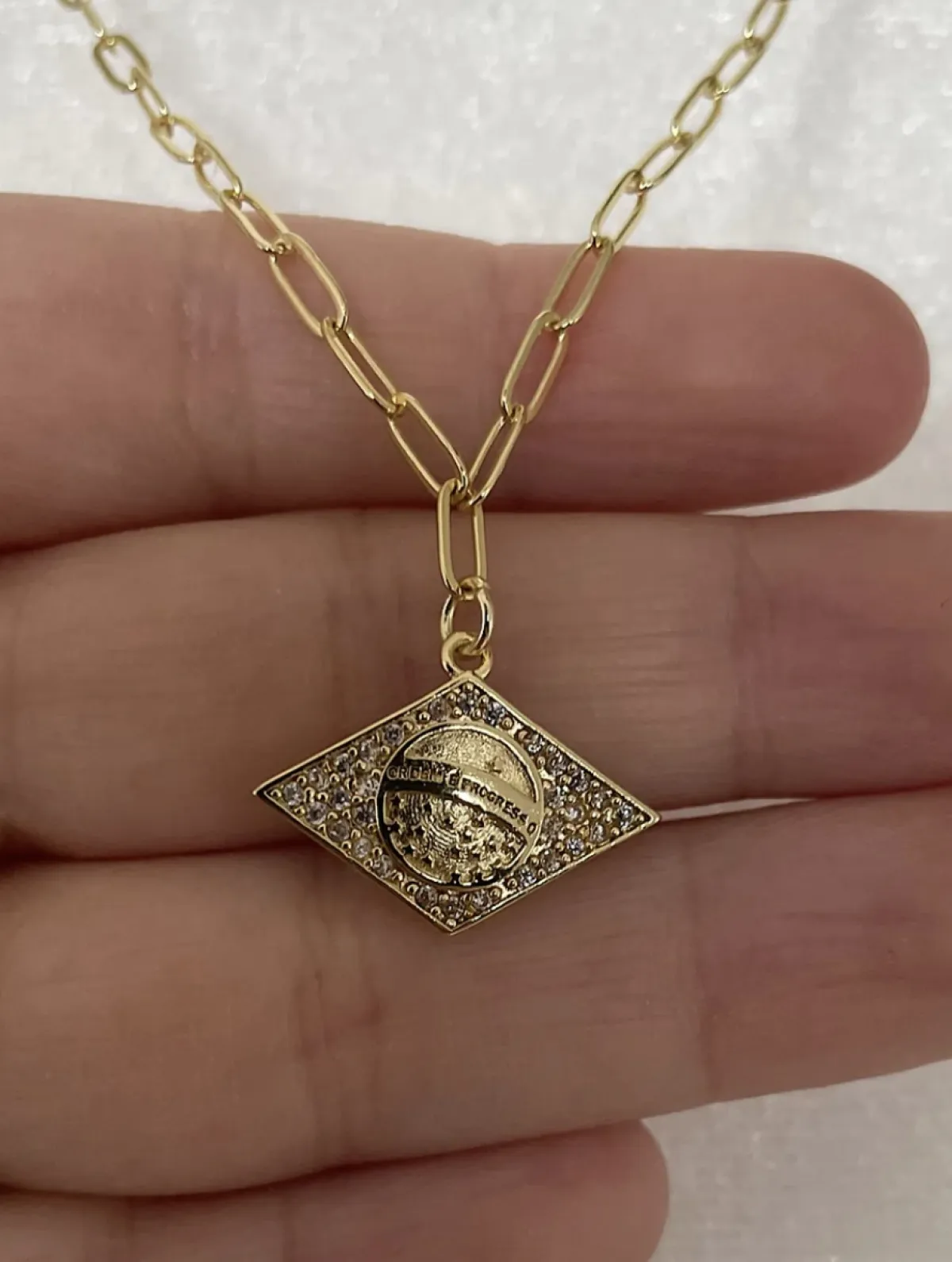 قلادة بعلامة البرازيل من Cukletta