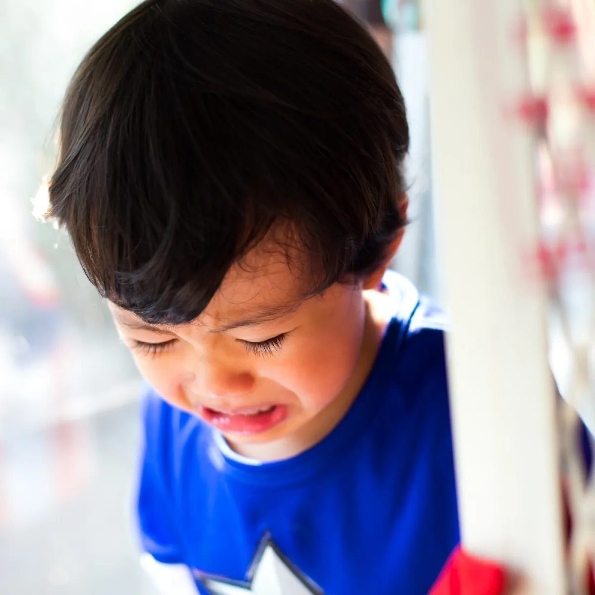 صورة لطفل يبكي