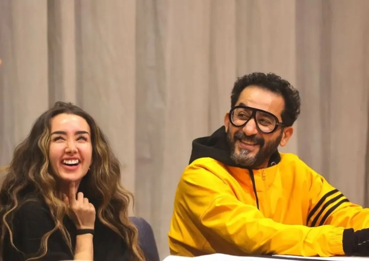 أحمد حلمي من بروفات مسرحية ميمو - الصورة من صفحته الرسمية على الفيس بوك