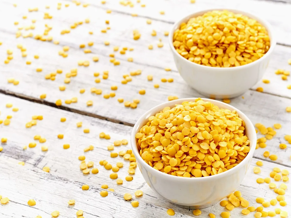 صورة لطبق يحتوي على العدس الأصفر