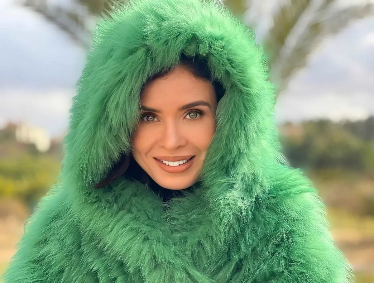 دينا - الصورة من صفحتها الرسمية على الفيس بوك