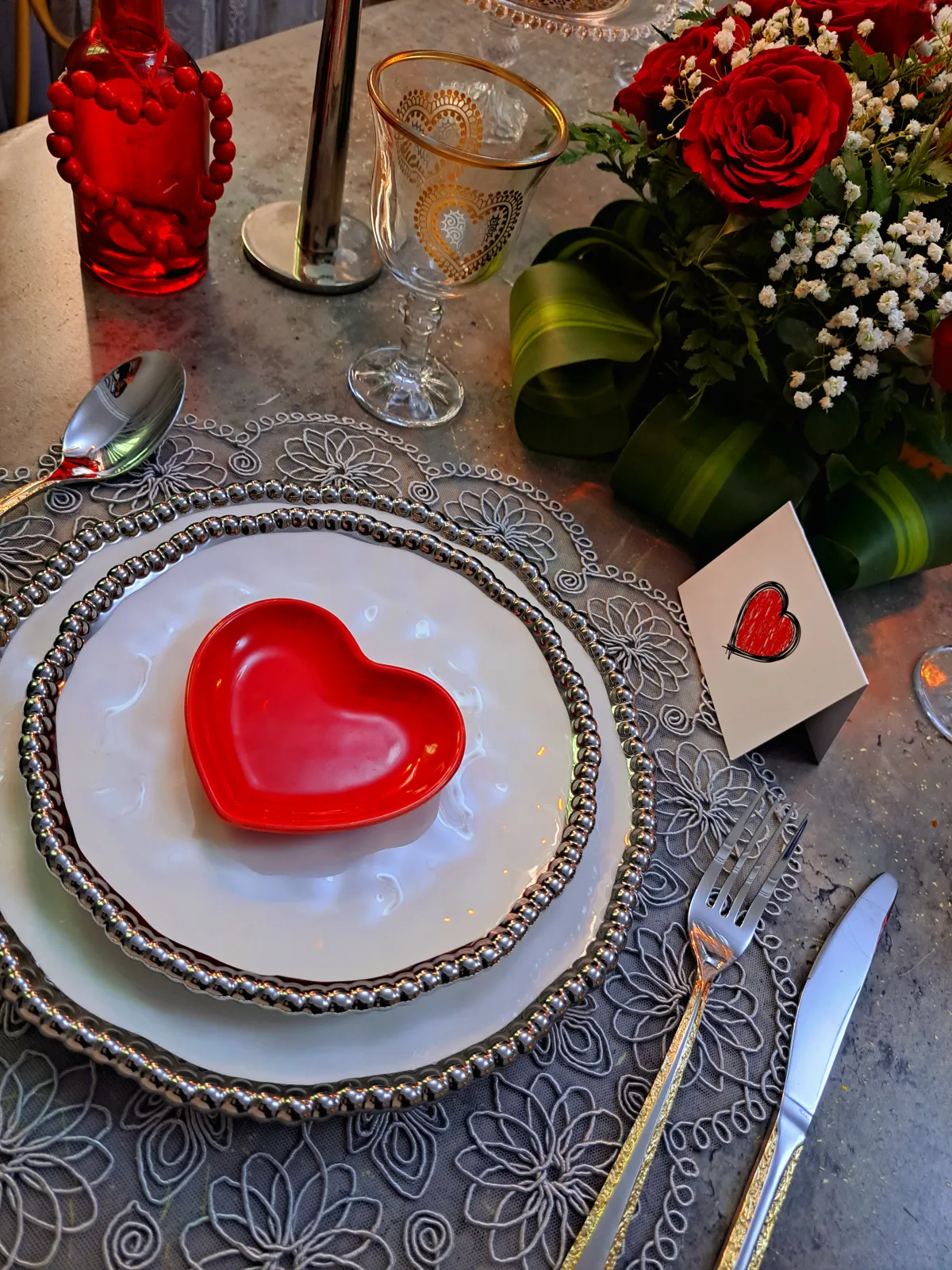 بطاقات تحمل عبارات عن الحب