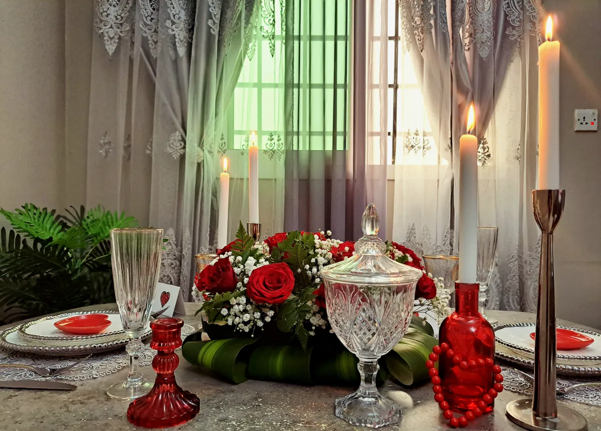 أفكار رومانسية لطاولة العشاء