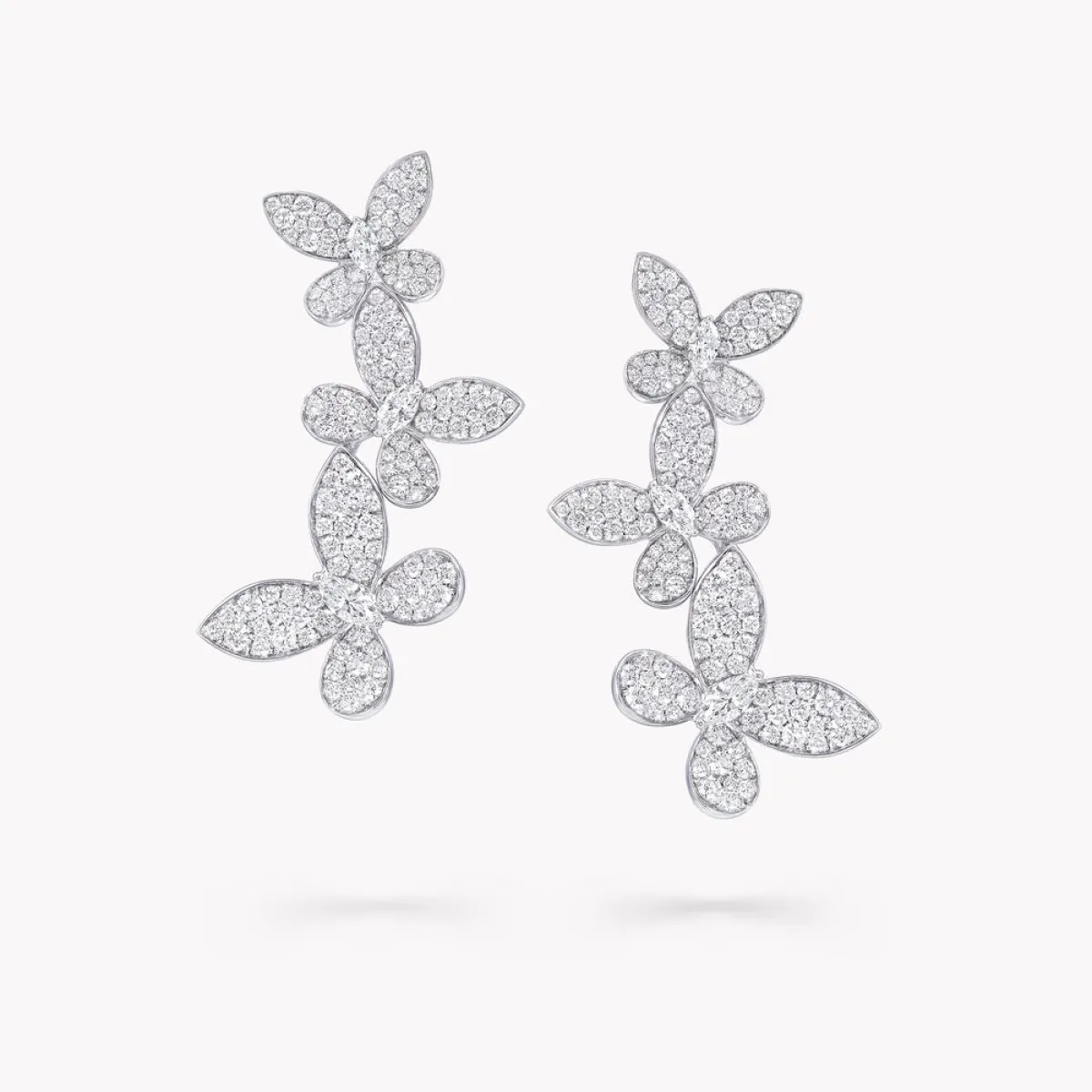 أقراط Pavé Butterfly من غراف Graff