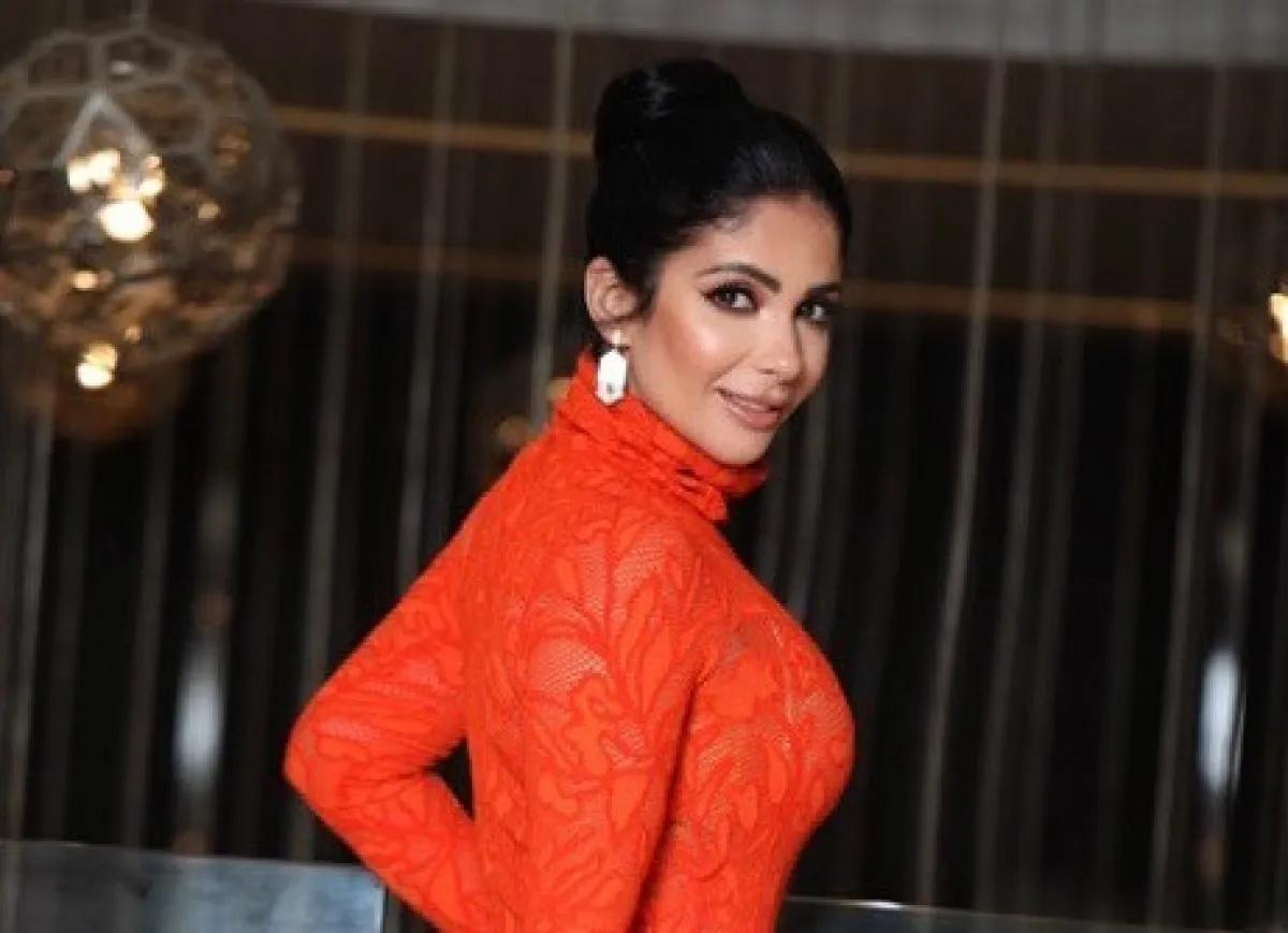 منى زكي - صورة من صفحتها على انستغرام