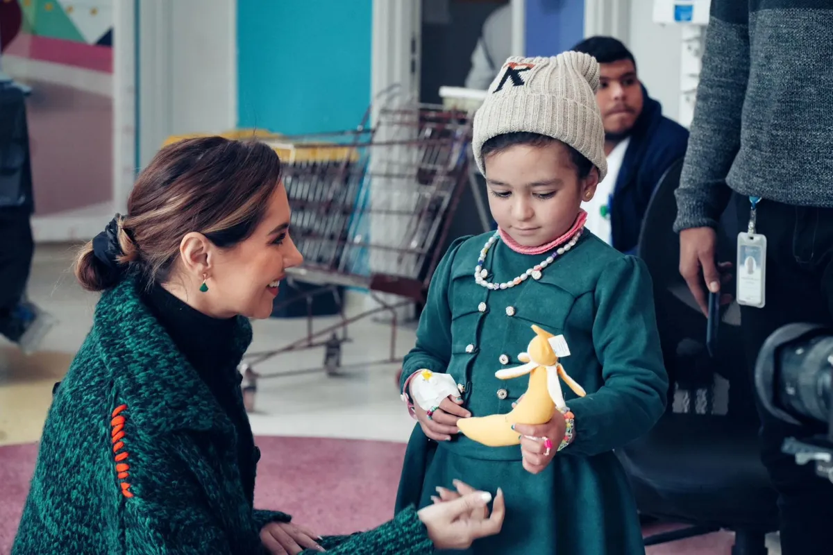 زيارة ياسمين رئيس لمستشفى سرطان الأطفال - الصورة من حساب ياسمين رئيس على الفيس بوك