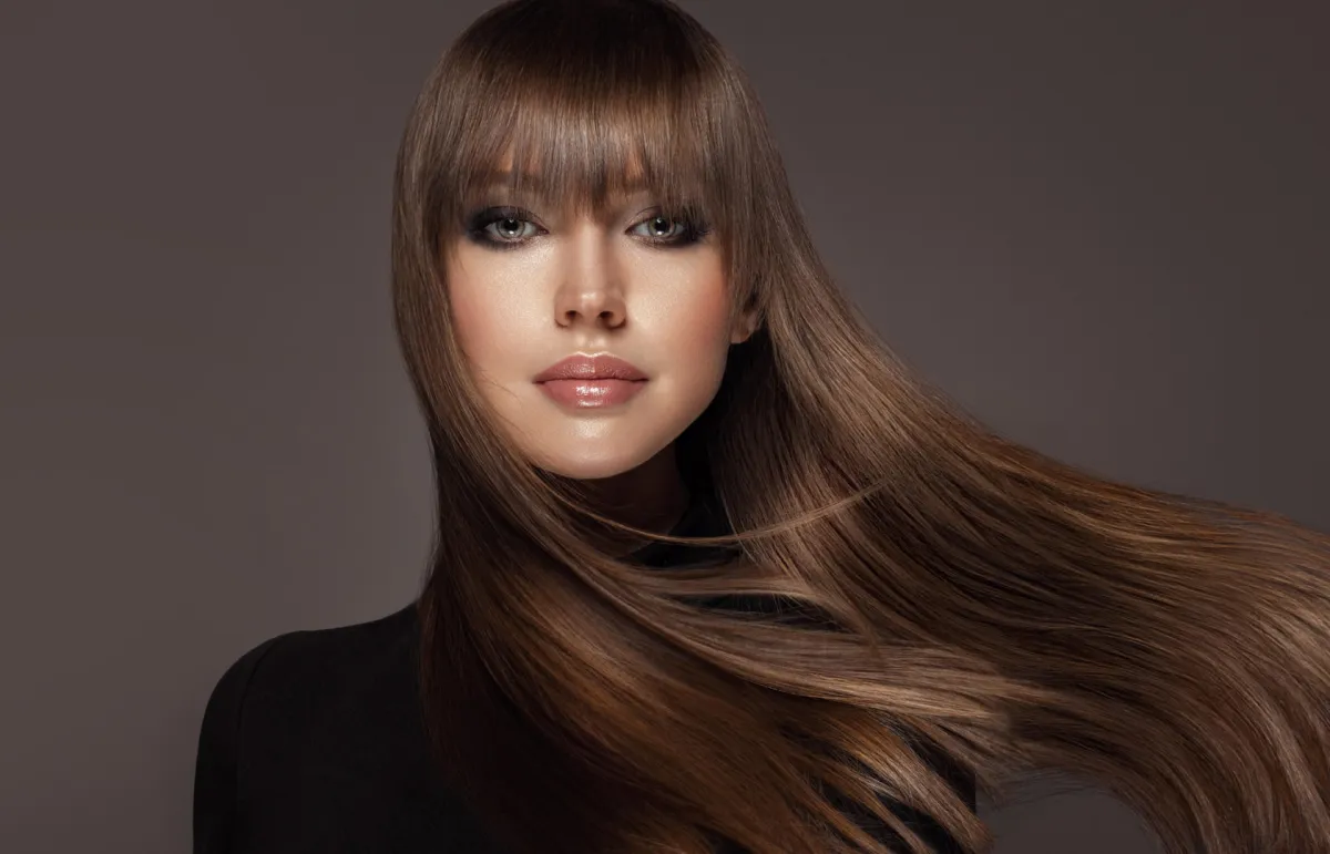 الكيراتين أم الكولاجين لفرد الشعر؟ COLLAGEN VS. KERATIN - الصورة من Sutterstock