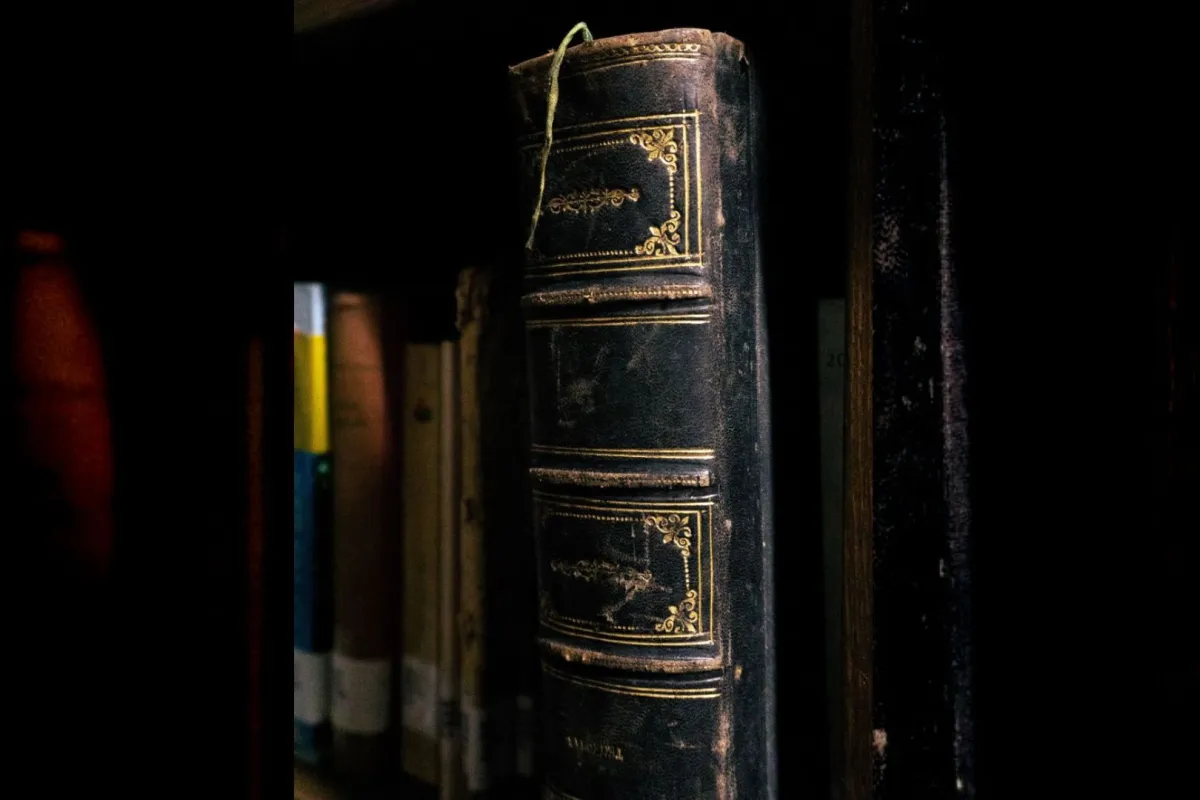 حكايات من كتاب قديم