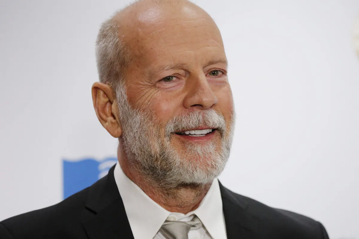 photo taken on November 15, 2017 US actor Bruce Willis arrives for the Library of Congress Gershwin Prize Honoree’s Tribute Concert in Washington, DC. DOMINICK REUTER / AFP