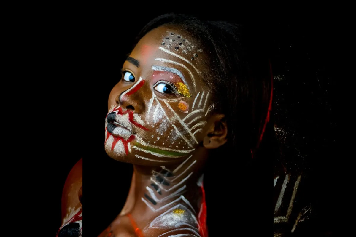 فنانة إفريقية