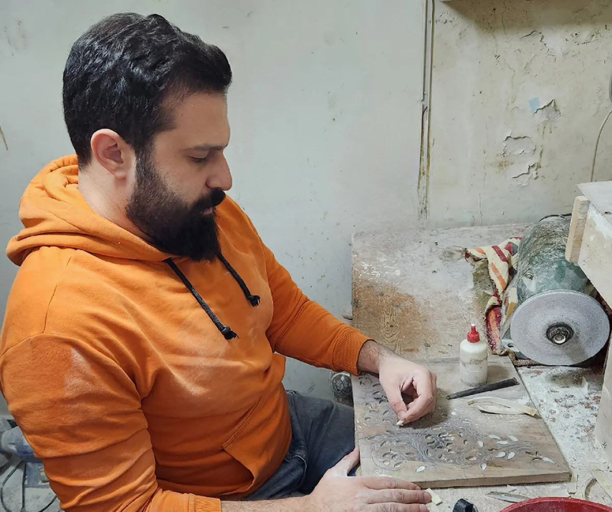 المصمّم الحرفي زاهر سمير 