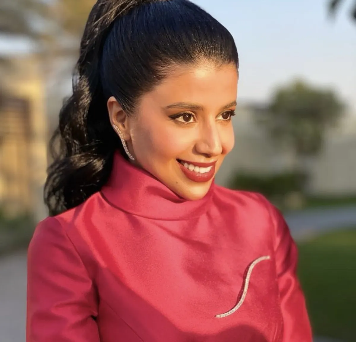 المكياج بالالوان الدافئة للشتاء - الصورة من حساب اروى السعودية على الانستغرام