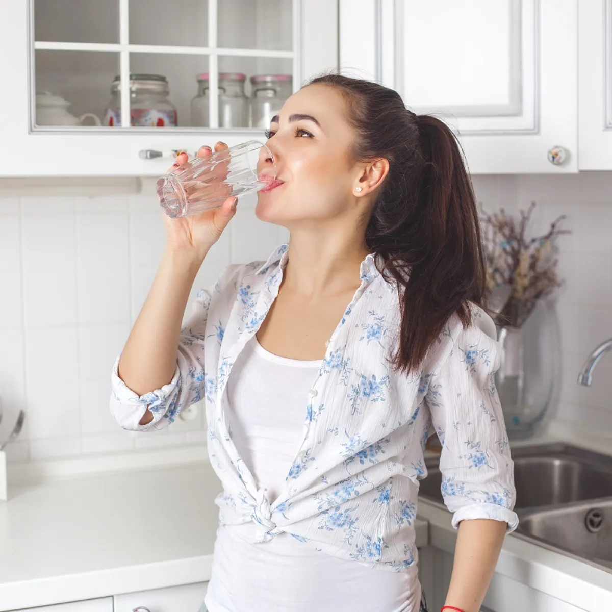 صورة لحامل تشرب الماء