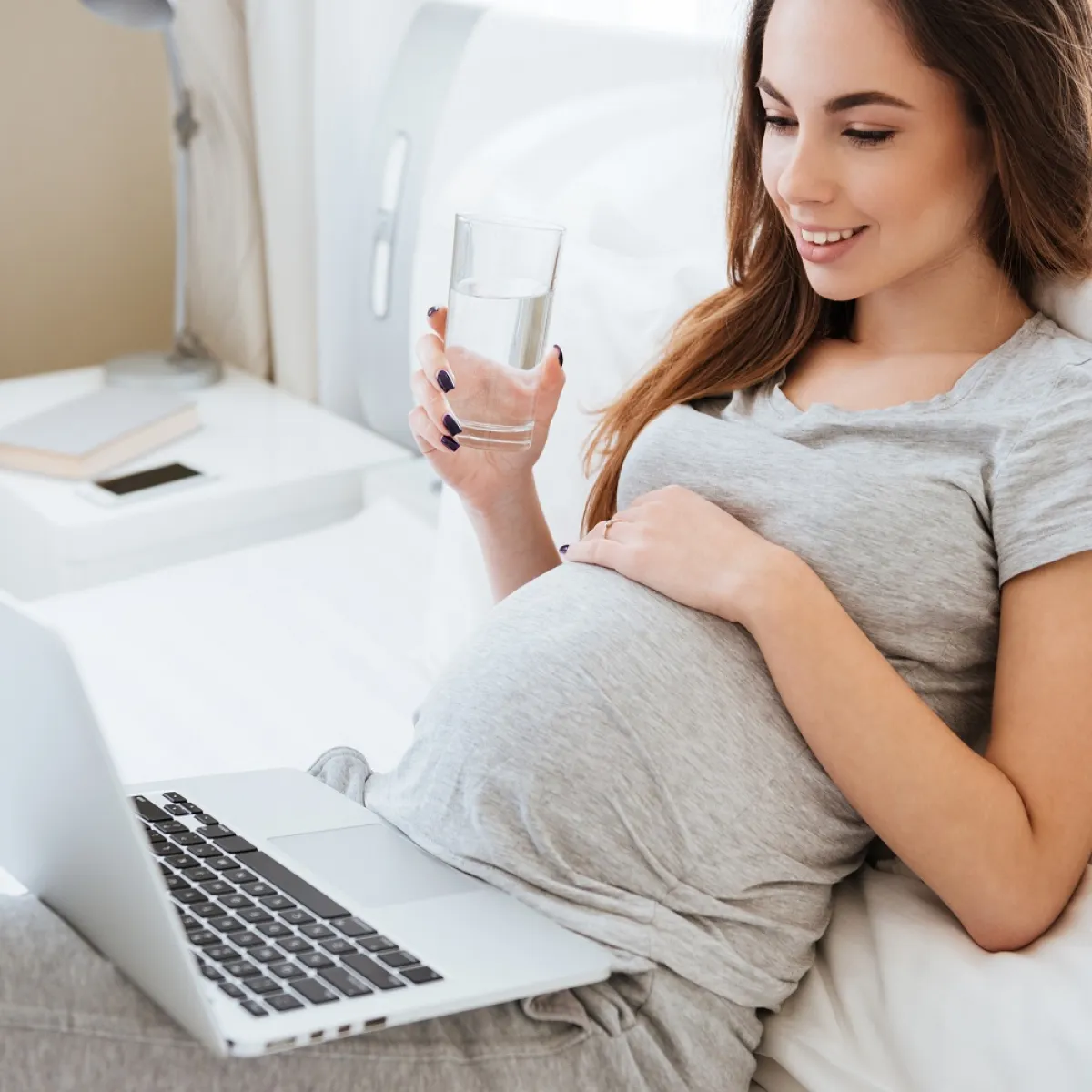 صورة لحامل تشرب الماء