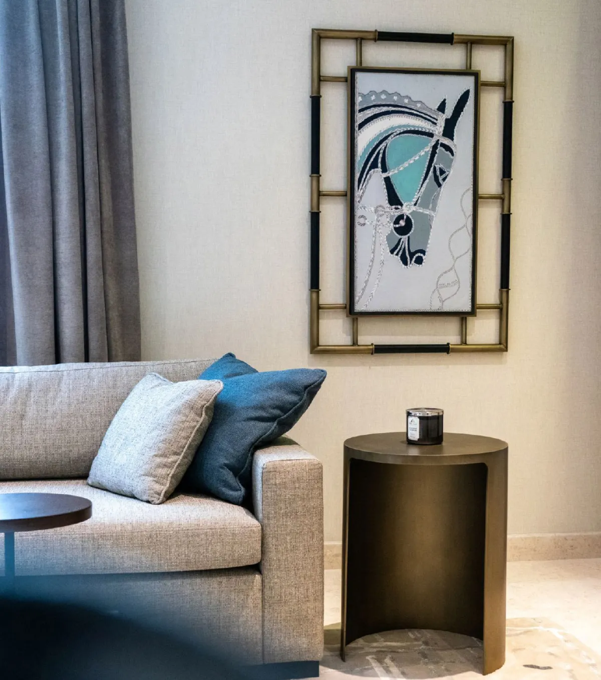 زاوية في صالة نيوكلاسيكية الطراز