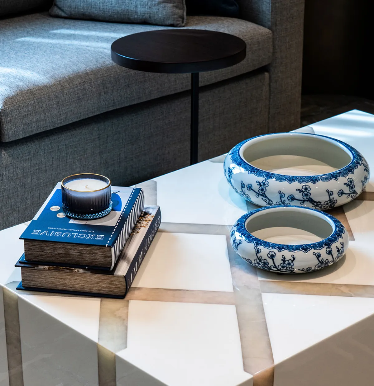 الإكسسوارات في الطراز النيو كلاسيكي