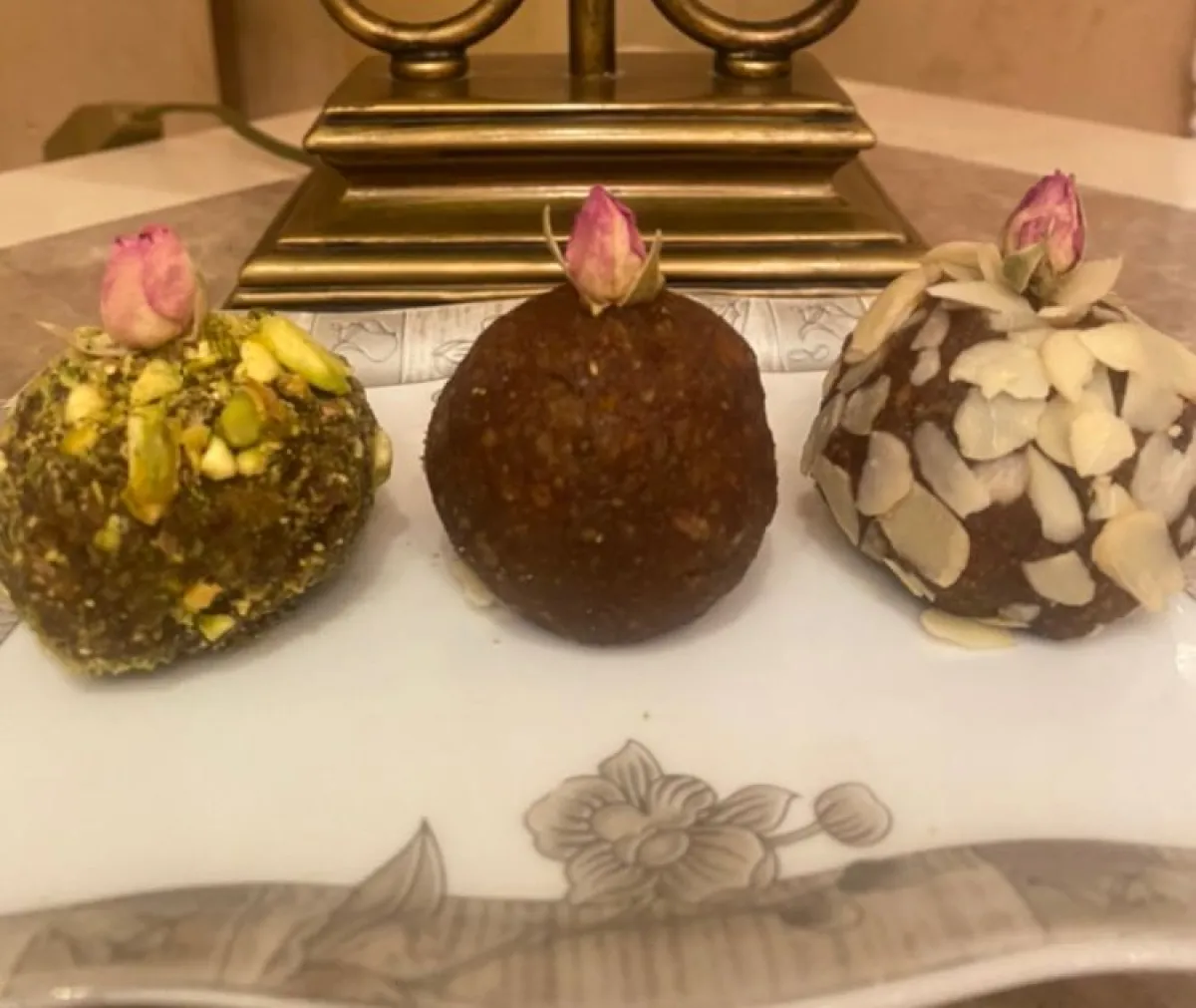 عريكة الدخن بالتمر والمكسرات