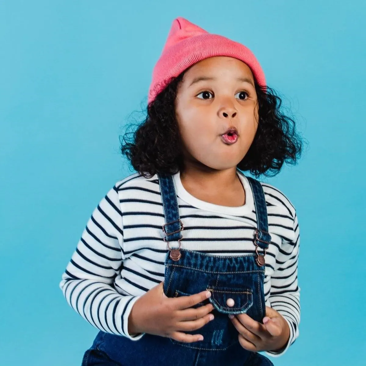 صورة للطفلة السعيدة