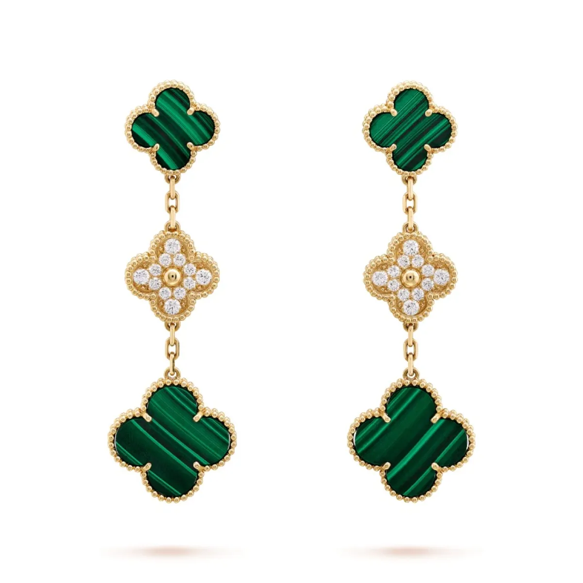 أقراط Magic Alhambra من فان كليف آند أربلز Van Cleef & Arpels