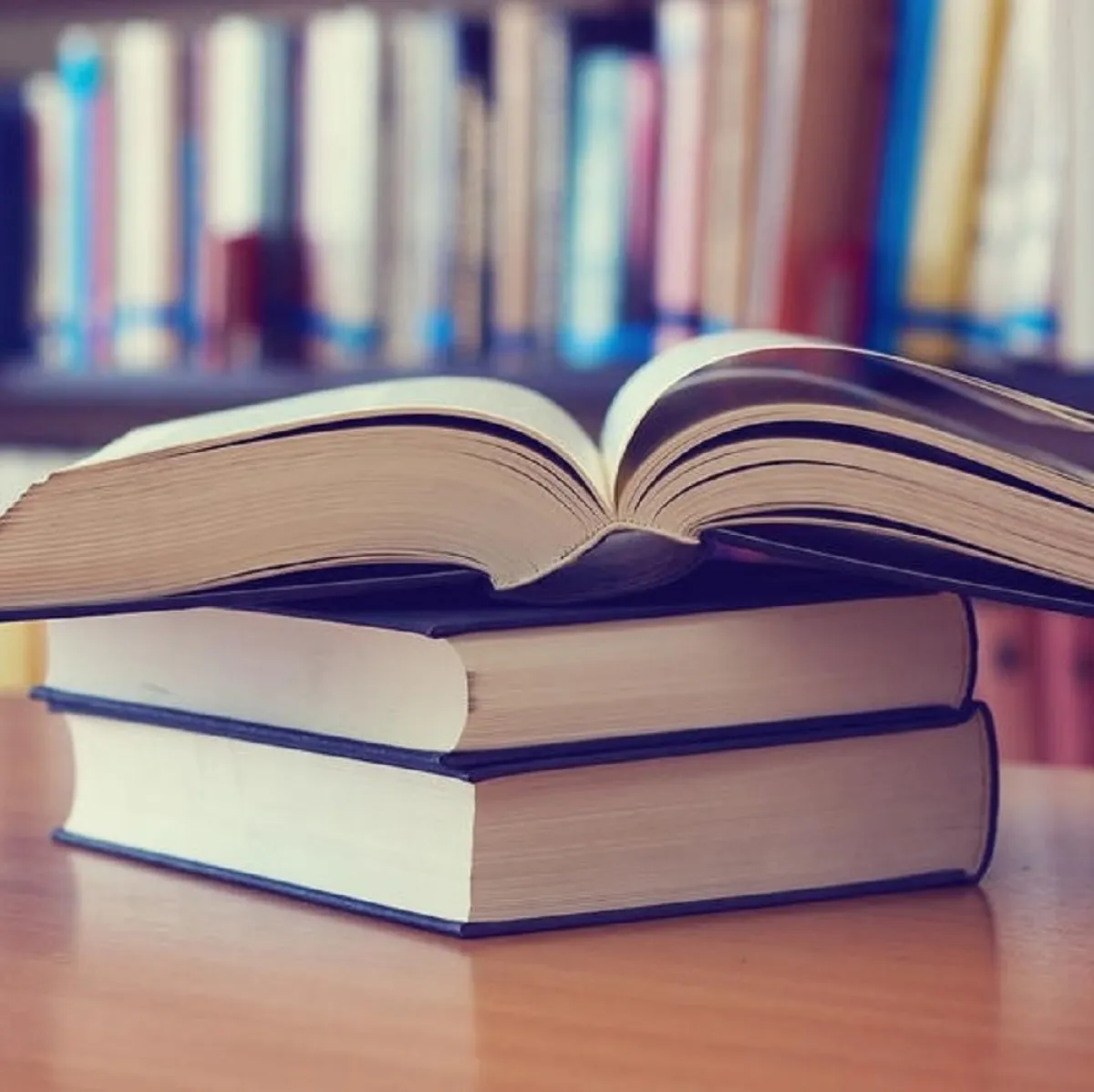 صورة لكتب التاريخ