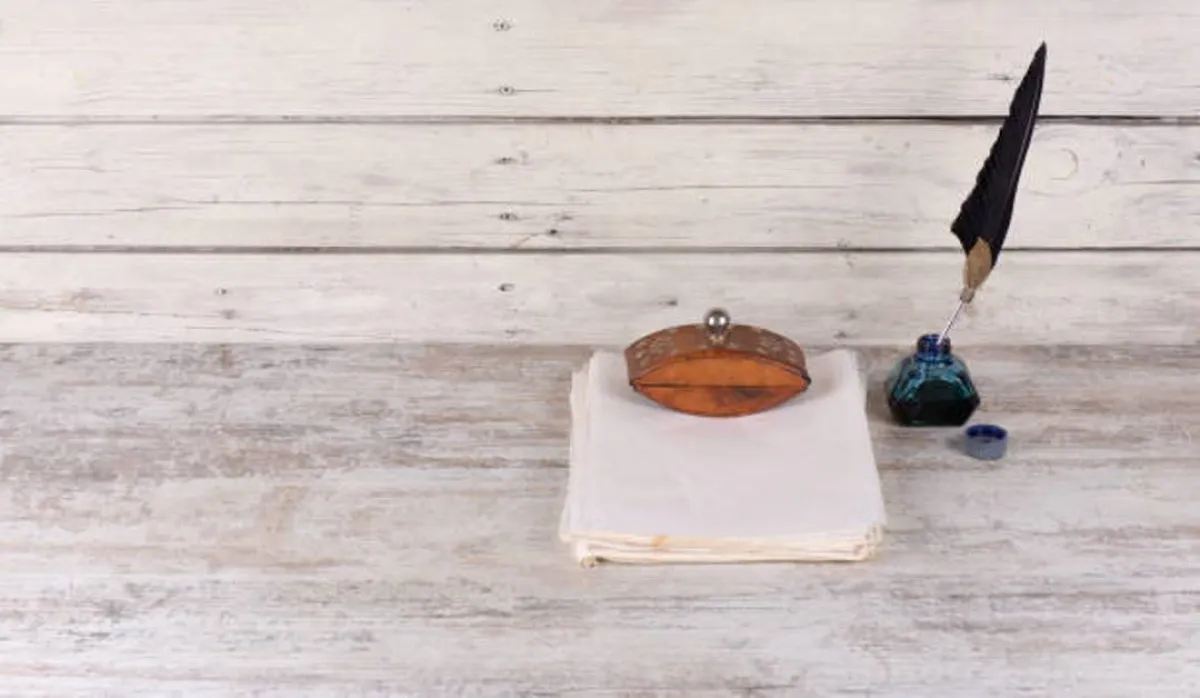 صورة توضح أدوات الكتابة القديمة