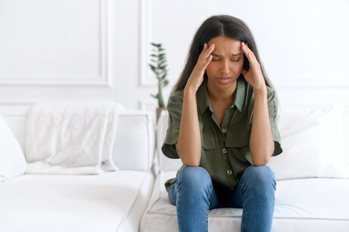 صورة لامرأة تشعر بالدوخة