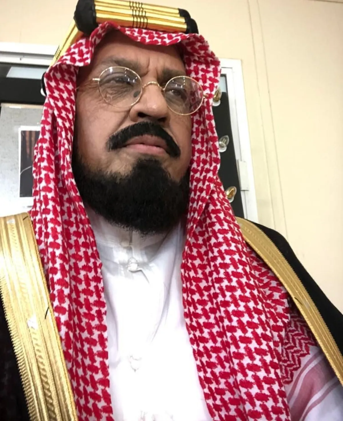 طاهربخش- وهو يجسد شخصية الراحل الملك عبدالعزيز- الصورة خاصة من  الفنان