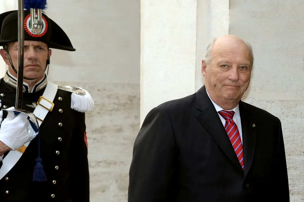 King Harald of Norway at Rome's Palazzo Chigi, on April 6, 2016 during an official visit. FILIPPO MONTEFORTE / AFP