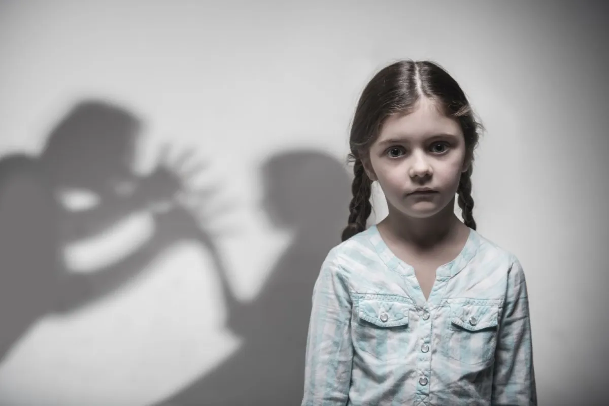 صورة لطفلة خائفة