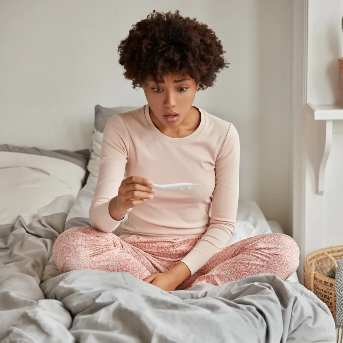 صورة لامرأة مندهشة 