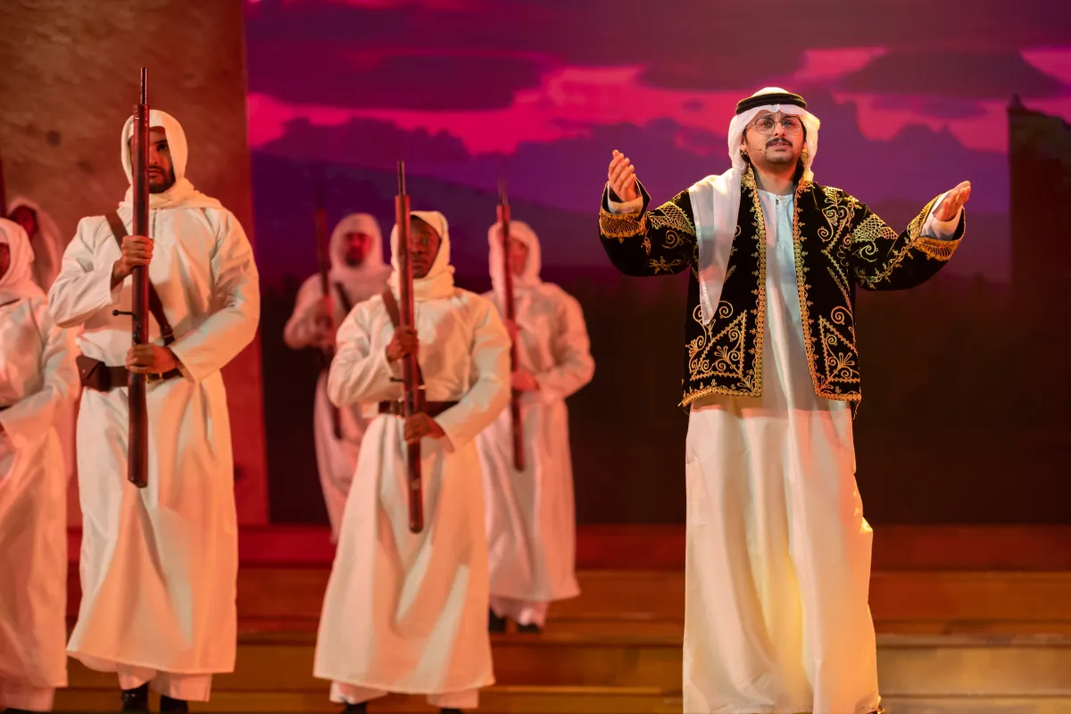 جانب من عرض مسرحية معلقاتنا امتداد أمجاد