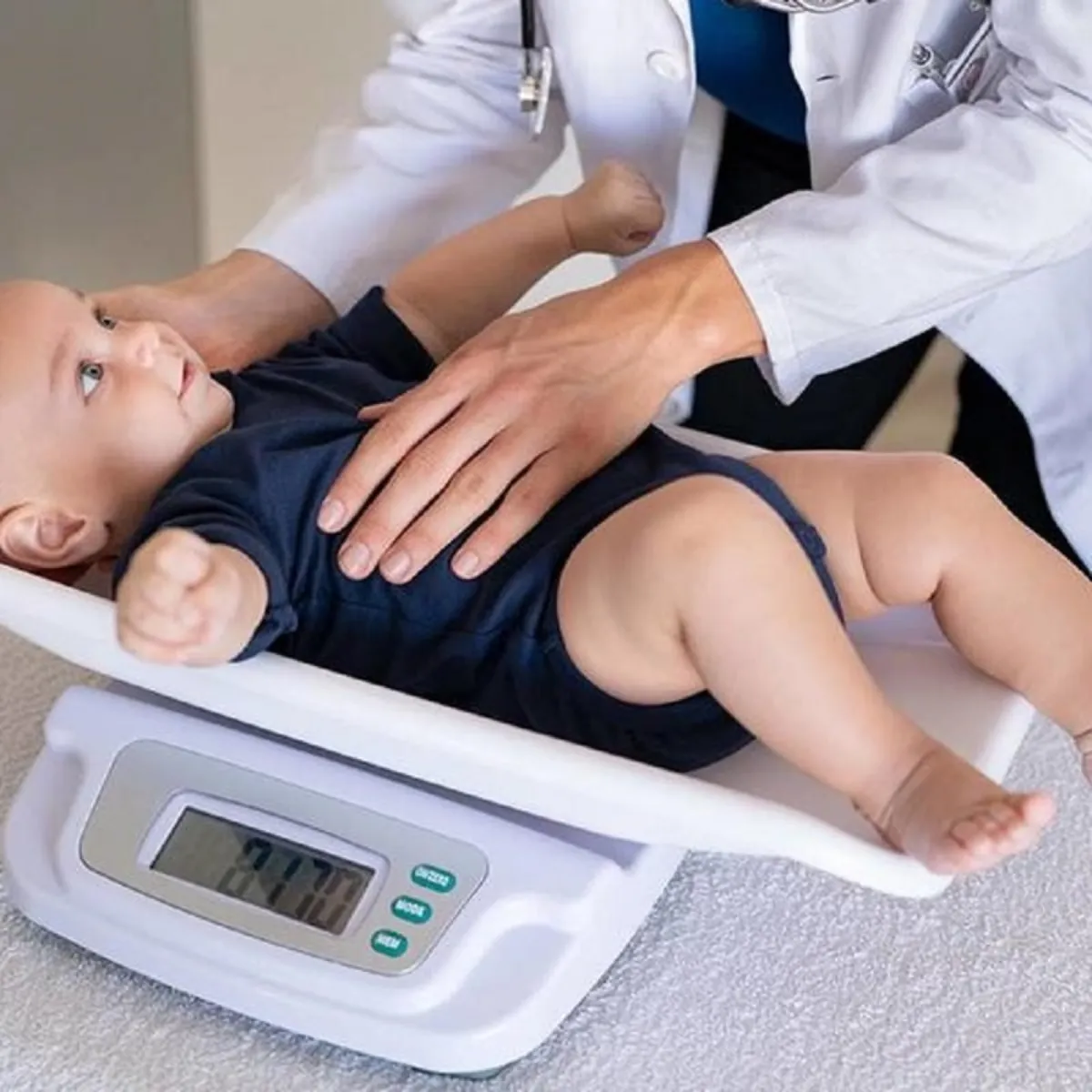 صورة لمتابعة وزن الطفل