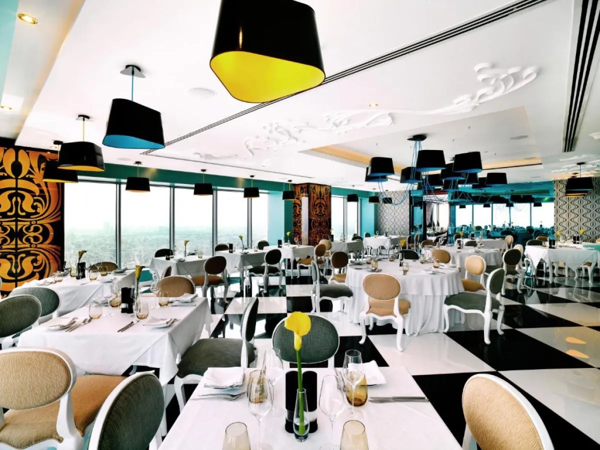 لقطة لأحد مطاعم فندق ذي دومين