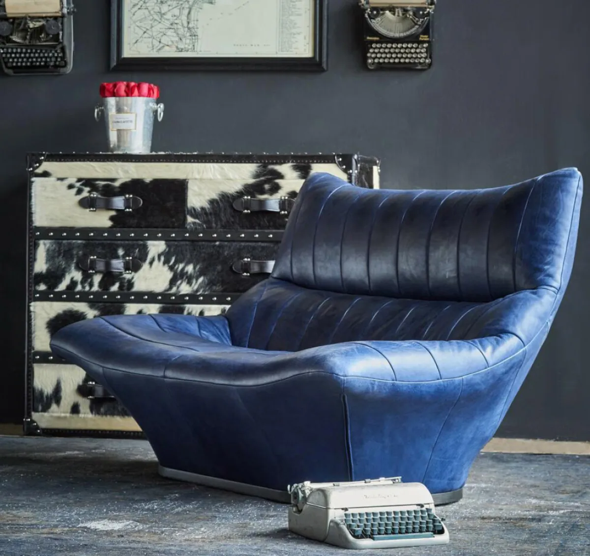 أريكة Ivy Sofa من الجلد المدبوغ بالأزرق