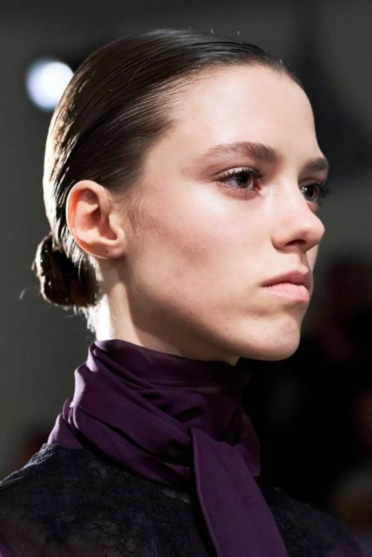 تسريحة الكعكة المنخفضة المبللة