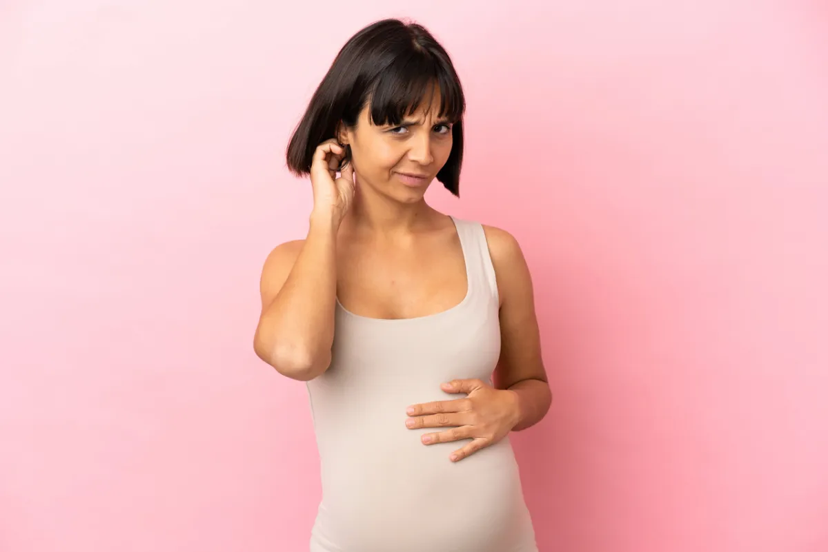 صورة حامل تتساءل