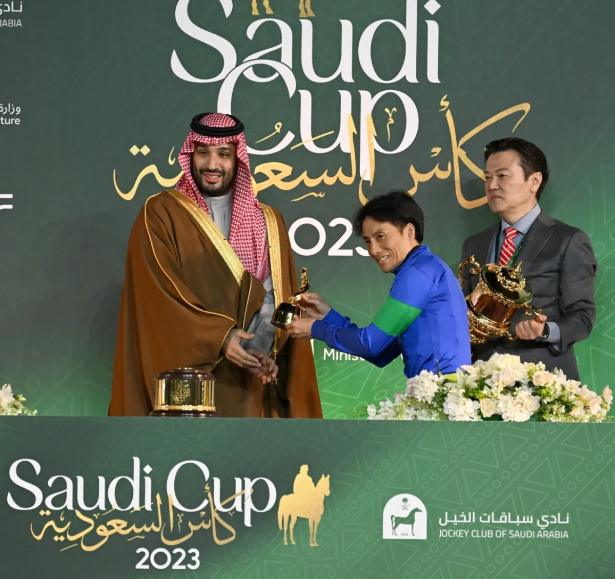 ولي العهد يتوج الفائز بكأس السعودية 2030