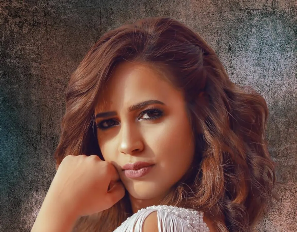 رنا سماحة - الصورة من صفحتها الرسمية على الفيس بوك