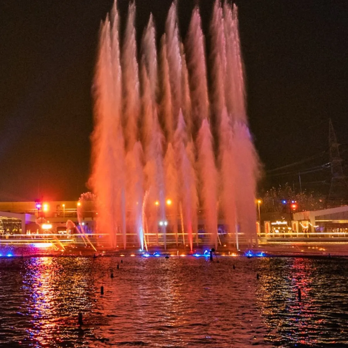 عرض تفاعلي لأغنية بديت أطيب في نافورة بوليفارد رياض سيتي بالتزامن مع تدشين ألبوم ماجد المهندس