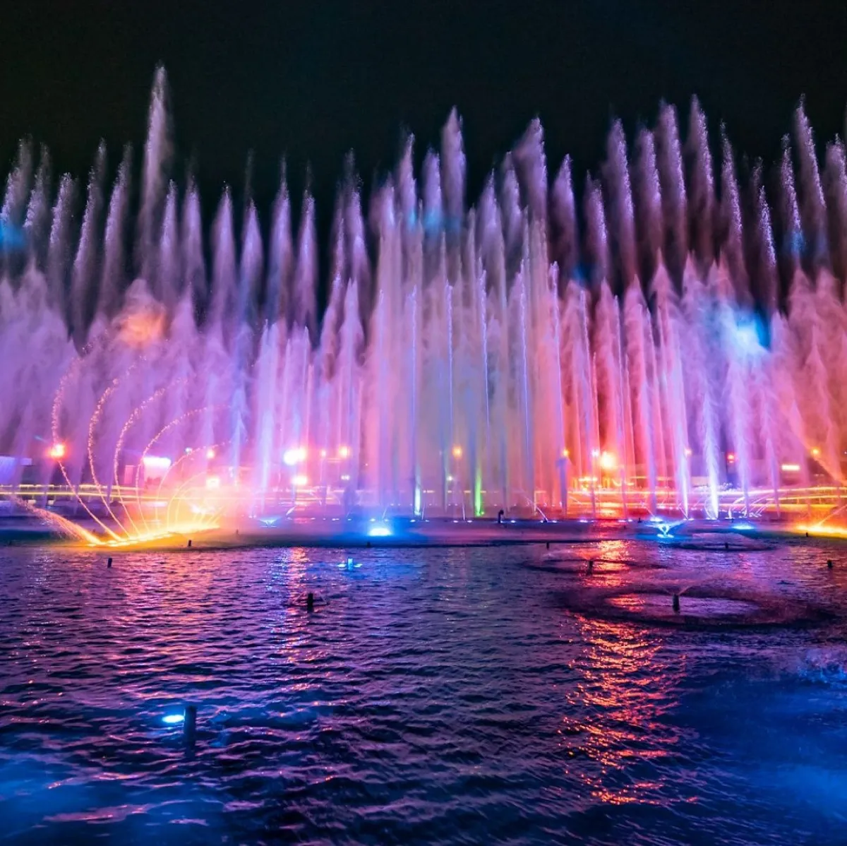 عرض تفاعلي لأغنية بديت أطيب في نافورة بوليفارد رياض سيتي بالتزامن مع تدشين ألبوم ماجد المهندس