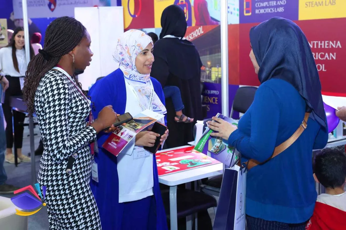  التواصل المباشر مع إدارات المدارس والحضانات الخاصة. الصورة من "وام"